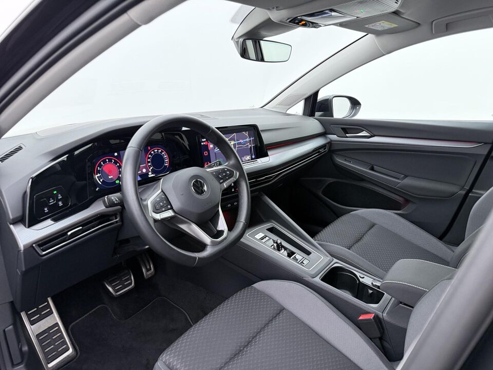 Volkswagen Golf 1.5 eTSI Life Business