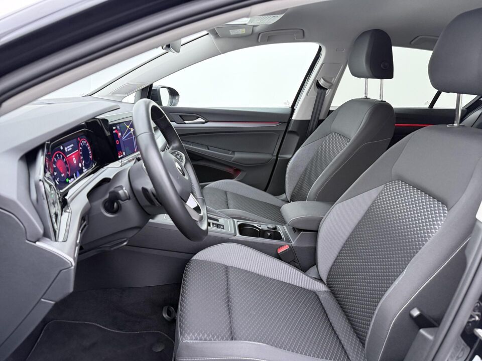 Volkswagen Golf 1.5 eTSI Life Business