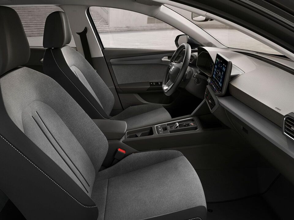 SEAT Leon Sportstourer Style Business Intense 1.5 eHybrid 150 kW / 204 PK