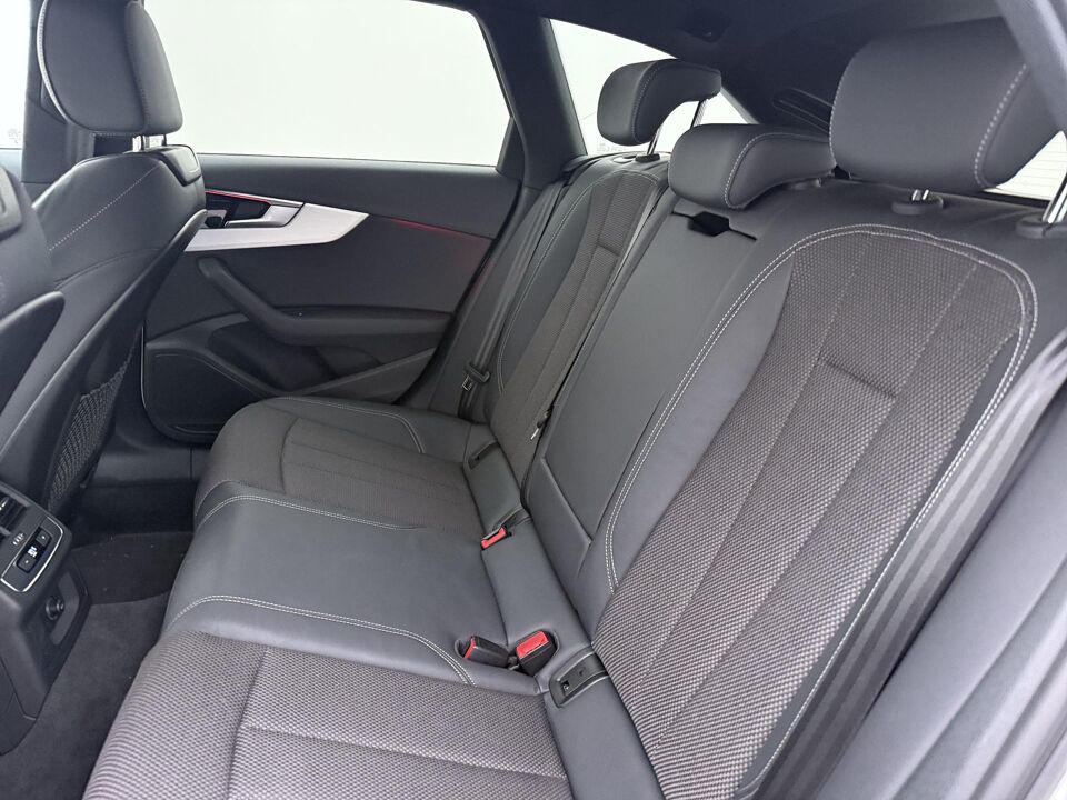 Audi A4 Avant 35 TFSI S-line Competition