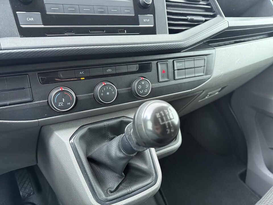 VW-Bedrijfswagens Transporter 2.0 TDI 110 PK L1H1 26
