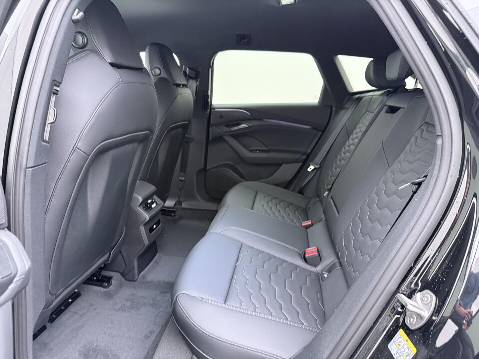 Audi A6 Avant e-tron S edition 100 kWh 270 kW / 367 PK