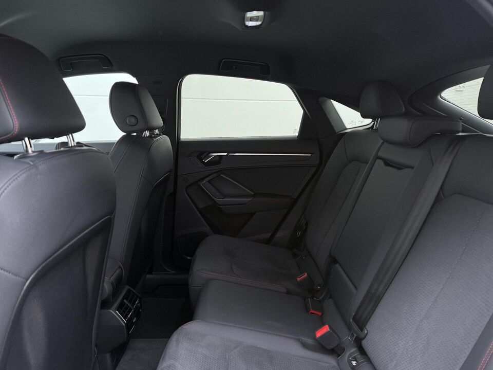 Audi Q3 Sportback 45 TFSIe S-line