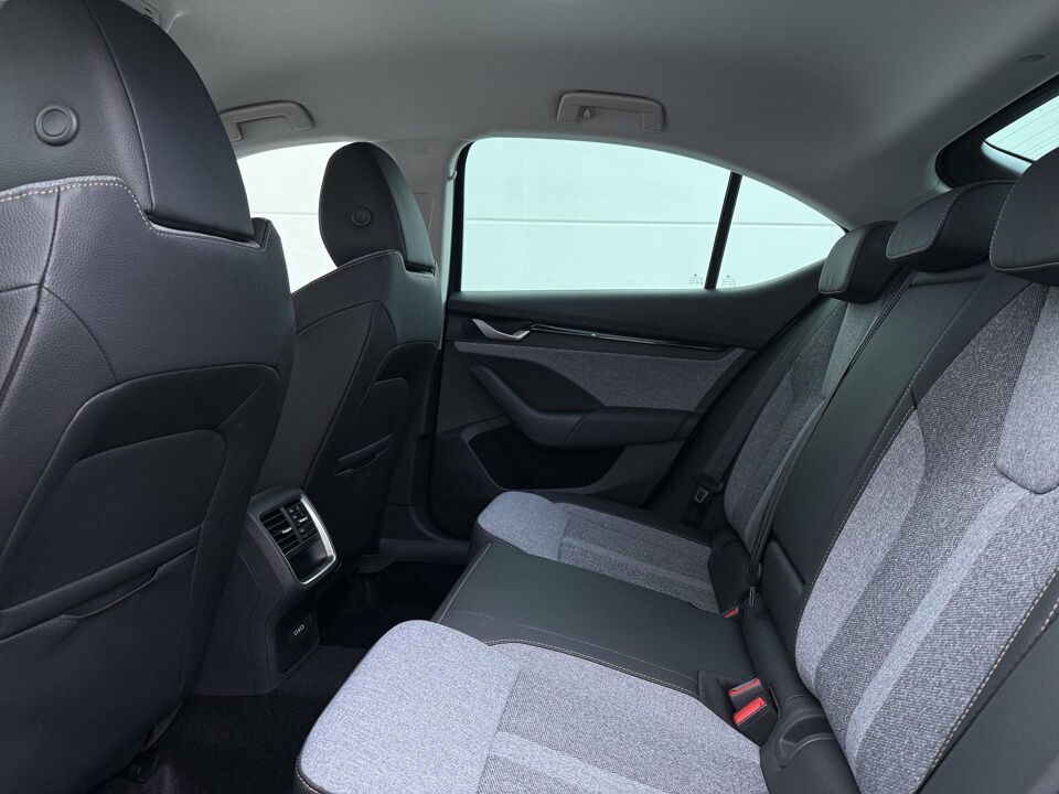 Škoda Octavia Business Edition Plus 1.5 TSI m-HEV 85 kW / 115 PK