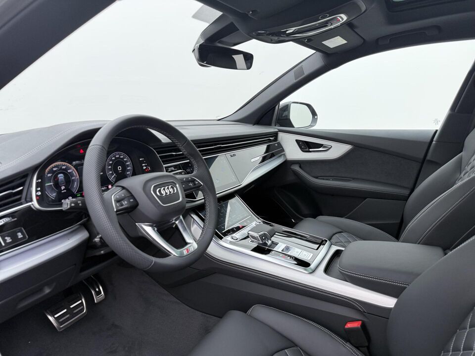 Audi Q8 Pro Line S 55 TFSI e 290 kW / 394 PK Quattro