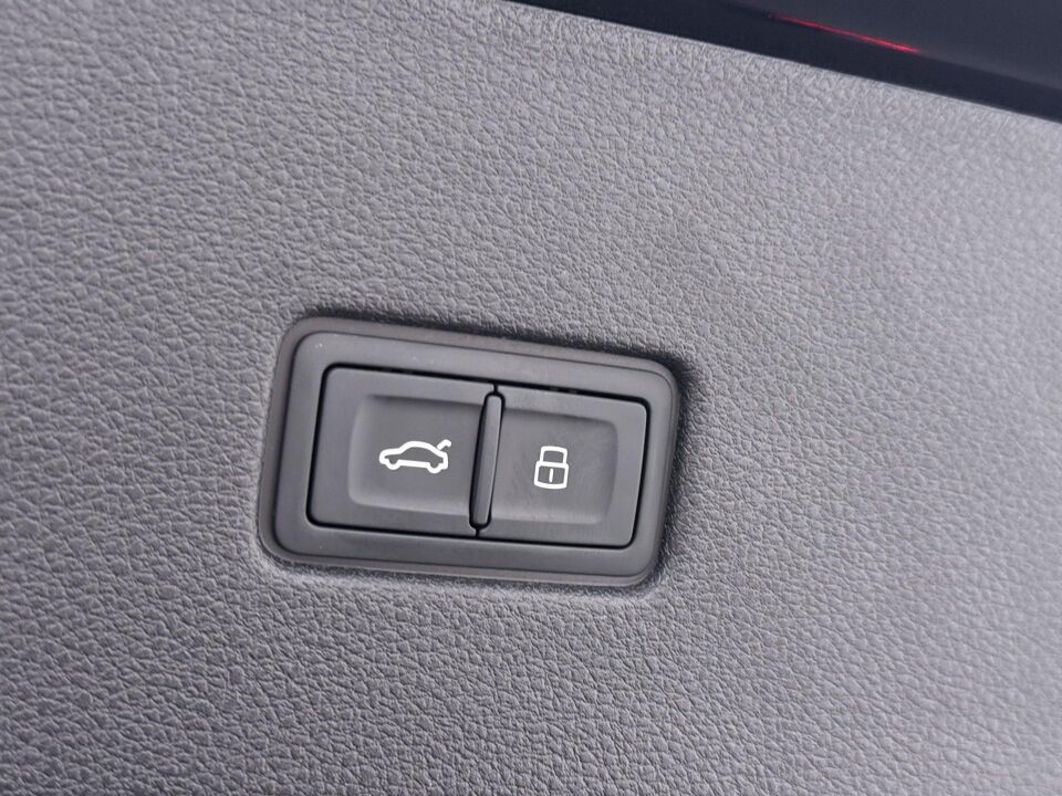 Audi Q8 Pro Line S 55 TFSI e 290 kW / 394 PK Quattro