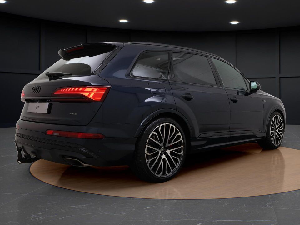 Audi Q7 Pro Line S 55 TFSI e 290 kW / 394 PK