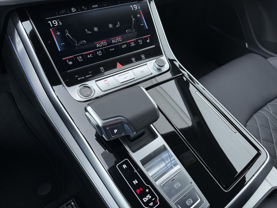 Audi Q7 Pro Line S 55 TFSI e 290 kW / 394 PK