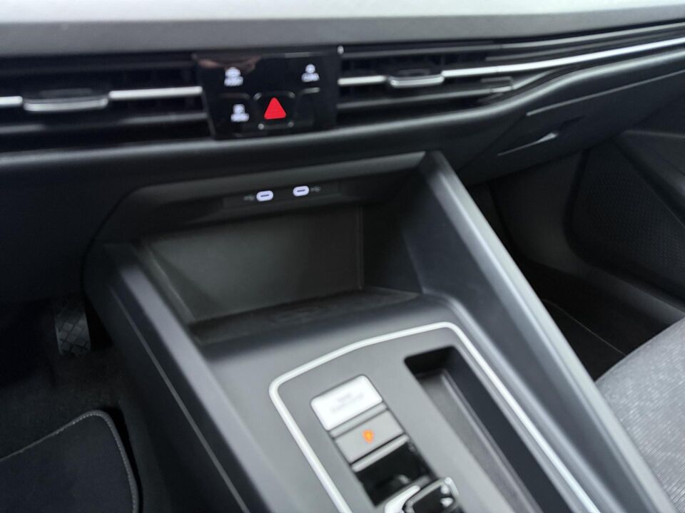 Volkswagen Golf 1.0 eTSI Life