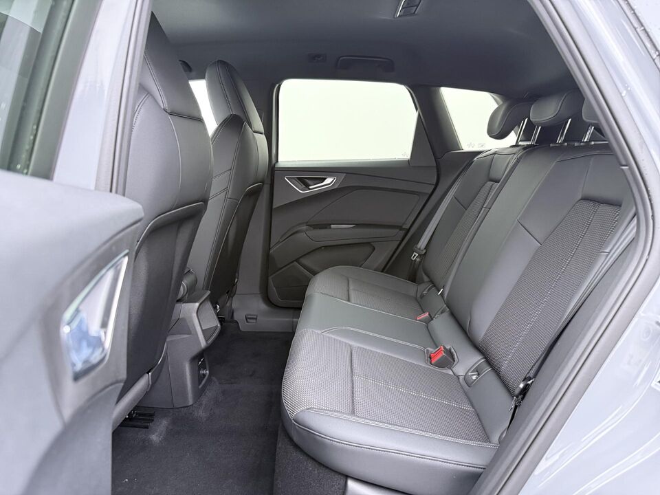Audi Q4 e-tron S edition Competition 45 82 kWh 210 kW / 286 PK