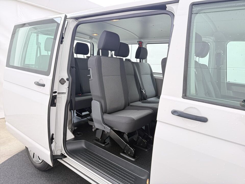 Volkswagen Transporter Kombi 2.0 TDI 102 PK L1H1 9 Persoons