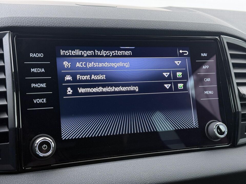 Škoda Karoq Sportline Business 1.5 TSI