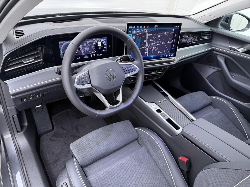 Volkswagen Passat Variant Elegance Business 1.5 eHybrid 150 kW / 204 PK
