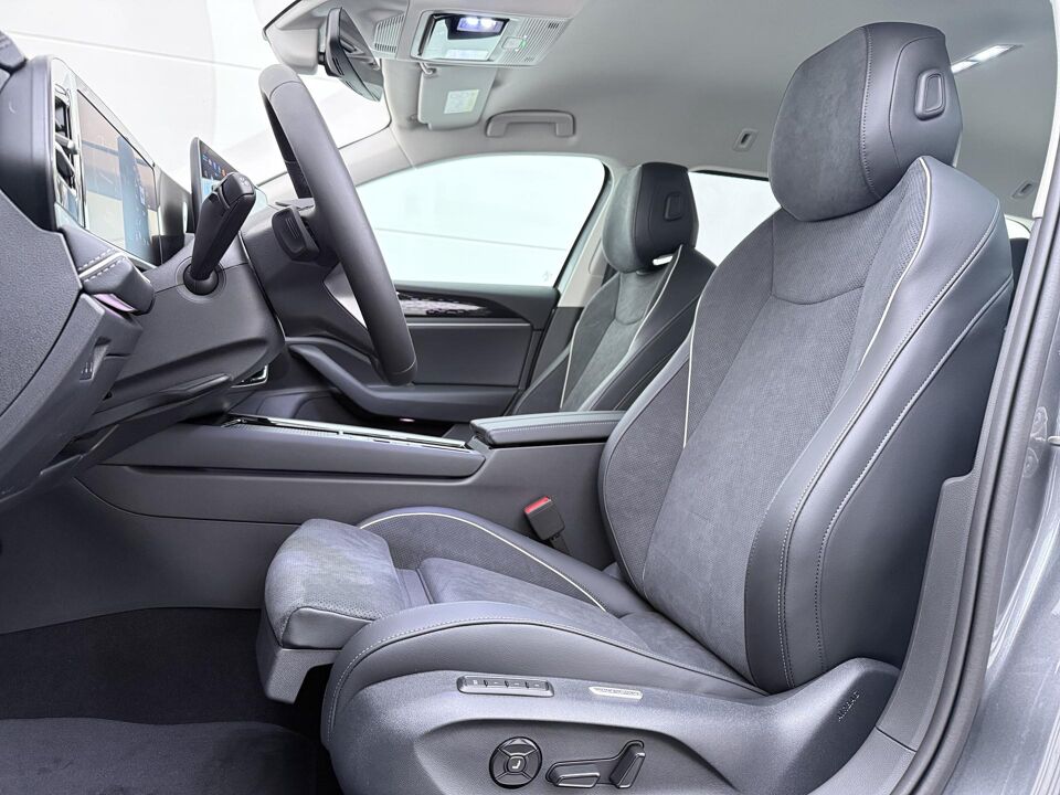 Volkswagen Passat Variant Elegance Business 1.5 eHybrid 150 kW / 204 PK