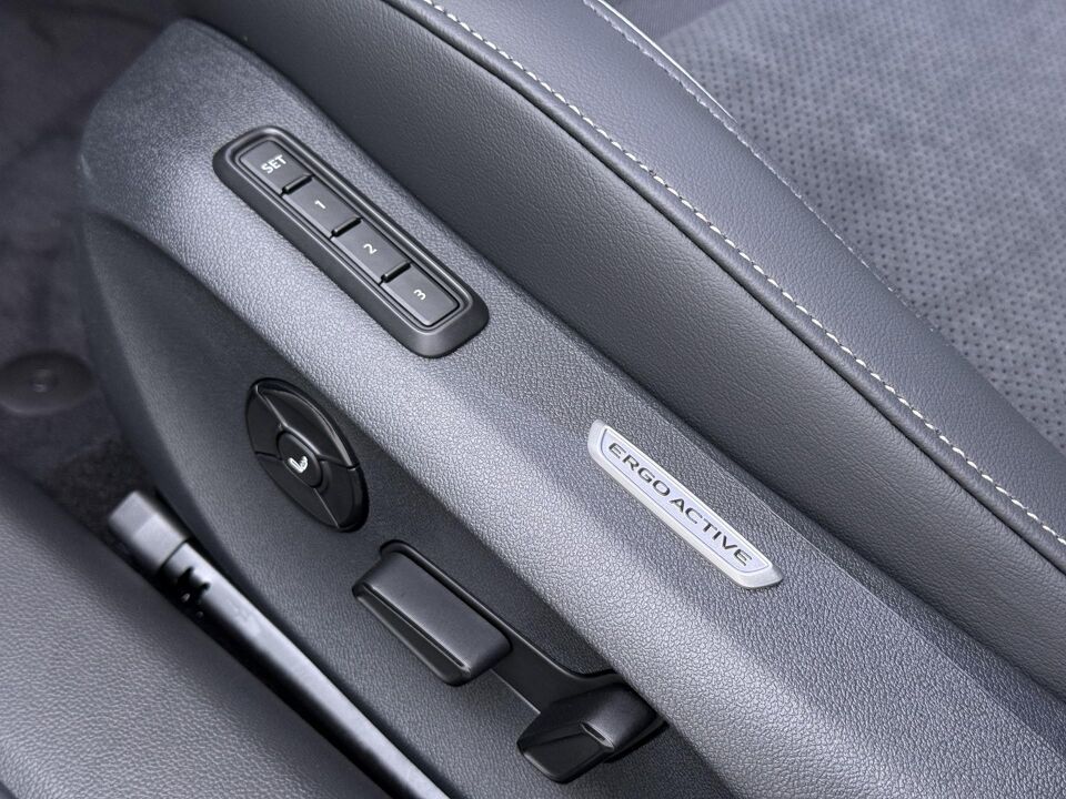 Volkswagen Passat Variant Elegance Business 1.5 eHybrid 150 kW / 204 PK
