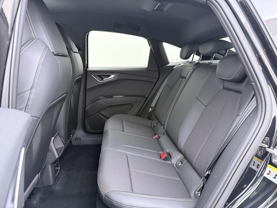 Audi Q4 Sportback e-tron S edition Competition 45 82 kWh 210 kW / 286 PK