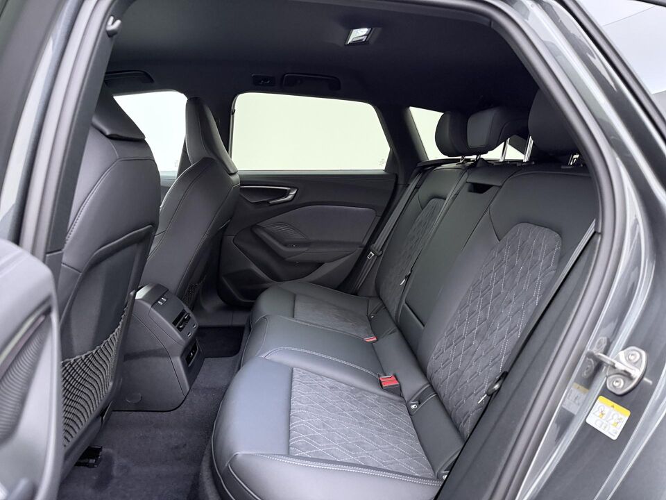 Audi A5 Avant S edition 2.0 e-hybrid 220 kW / 299 PK