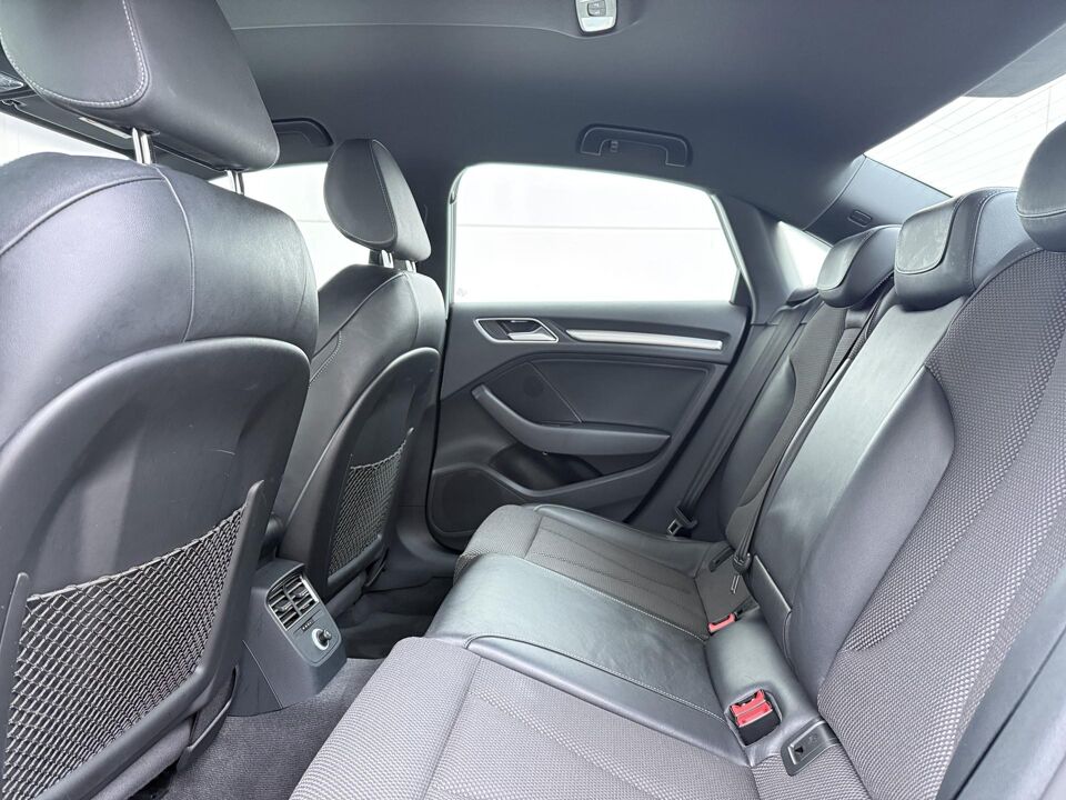 Audi A3 Limousine 35 TFSI S-Line
