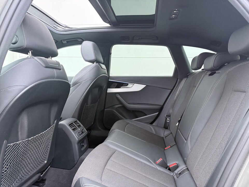 Audi A4 Avant 35 TFSI S-line