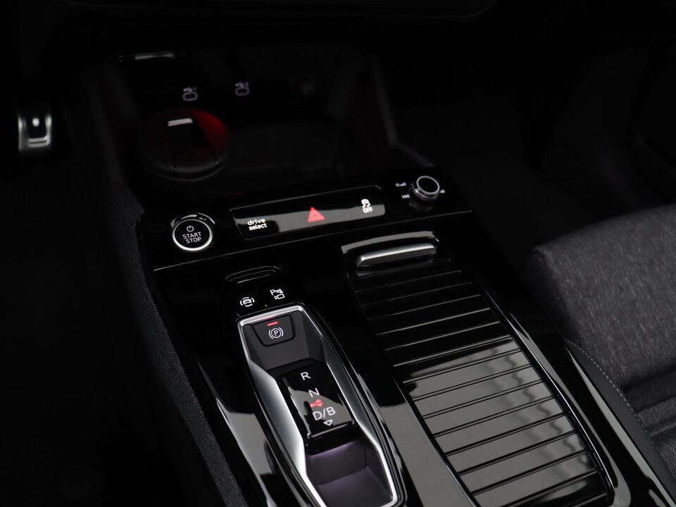 Audi Q6 Sportback e-tron S edition 83 Kwh 185 kW / 252 PK