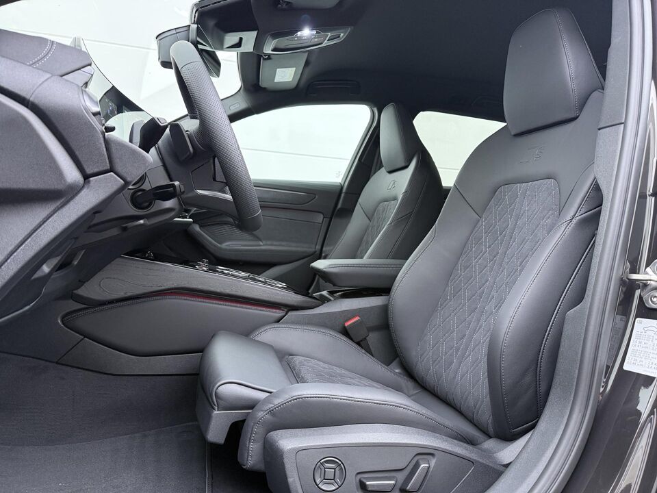 Audi A6 Avant S edition 2.0 e-hybrid 220 kW / 299 PK