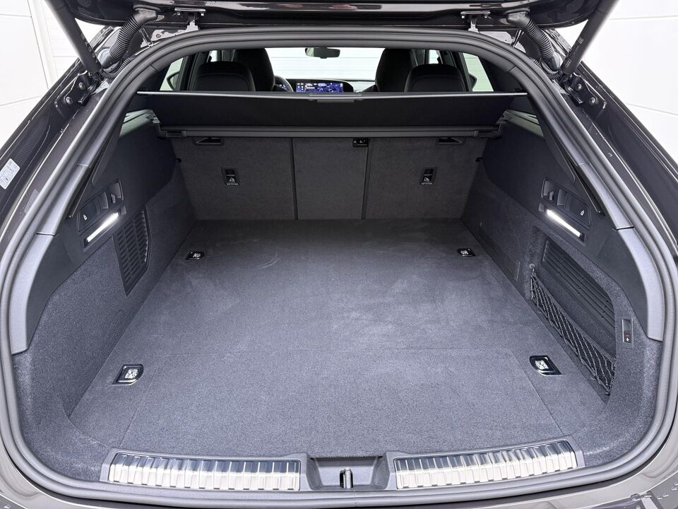 Audi A6 Avant S edition 2.0 e-hybrid 220 kW / 299 PK