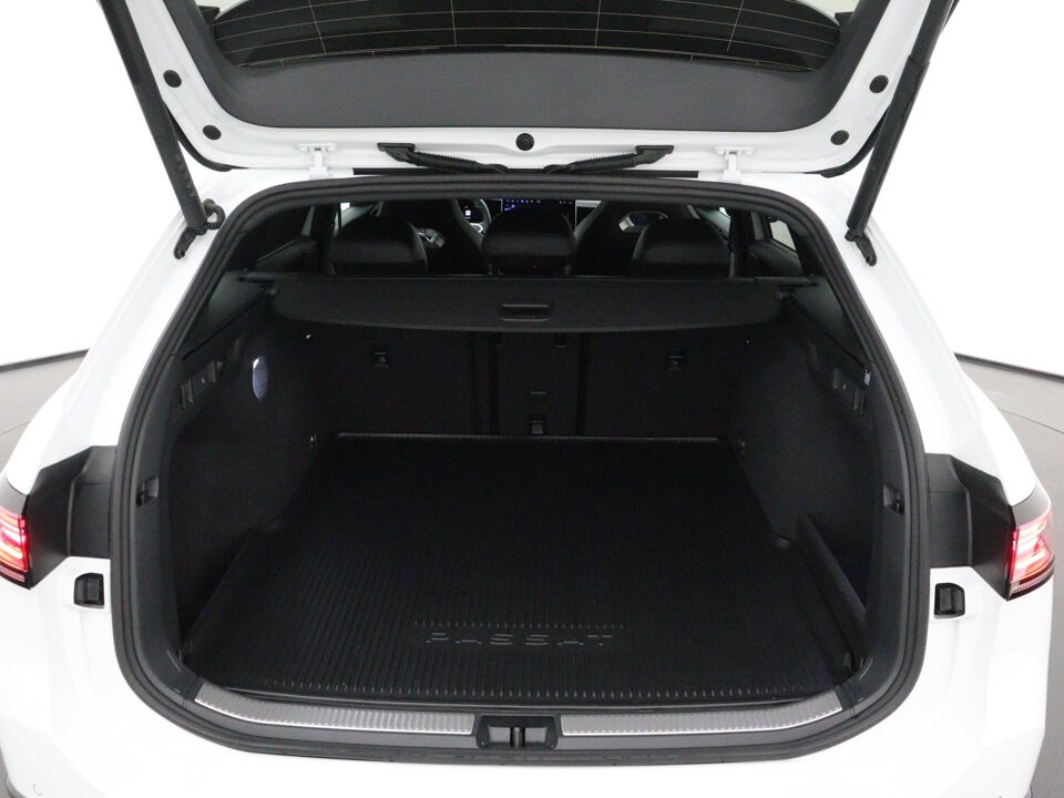 Volkswagen Passat Variant 1.5 eTSI R-Line Edition