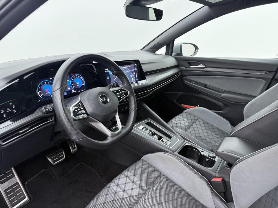 Volkswagen Golf 1.5 eTSI R-Line