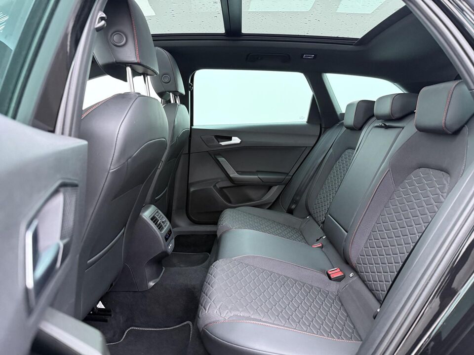 SEAT Leon Sportstourer 1.0 eTSI FR Business Intense