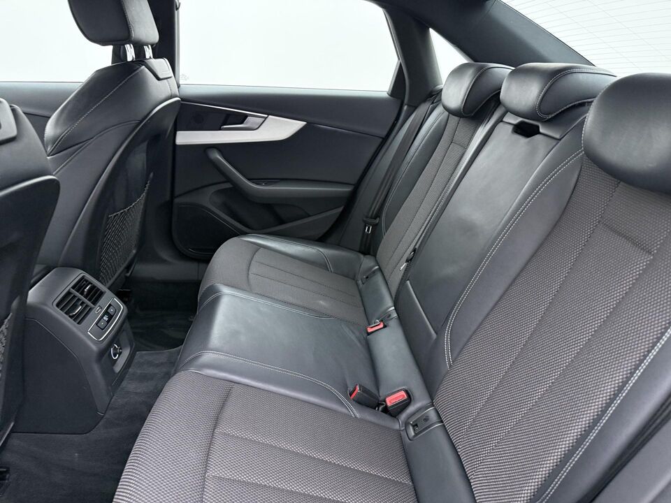 Audi A4 Limousine 1.4 TFSI Sport S-line edition