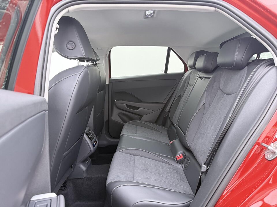 Volkswagen T-Roc Style First Edition 1.5 eTSI 85 kW / 116 PK