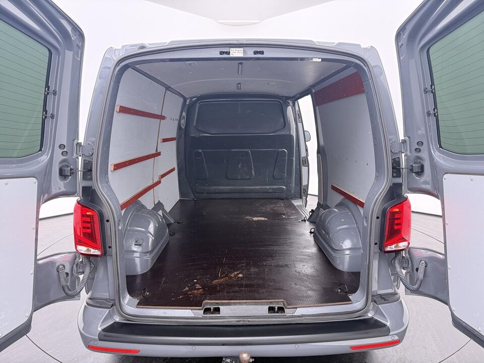 VW-Bedrijfswagens Transporter 2.0 TDI 150 PK TDI DSG L2H1 28