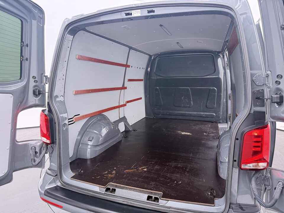 VW-Bedrijfswagens Transporter 2.0 TDI 150 PK TDI DSG L2H1 28