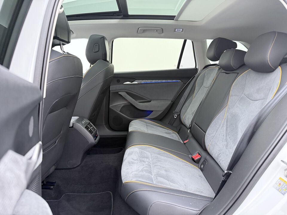 Škoda Superb Combi 1.5 TSI First Edition