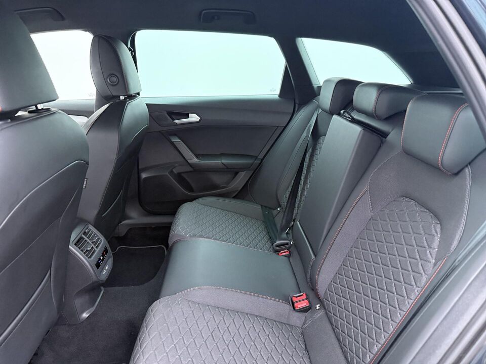 SEAT Leon Sportstourer 1.0 eTSI FR Business Intense