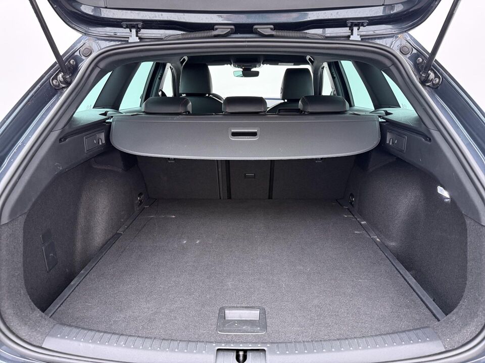SEAT Leon Sportstourer 1.0 eTSI FR Business Intense