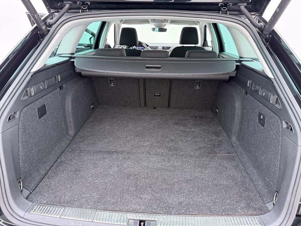 Škoda Superb Combi 1.4 TSI iV Business Edition Plus