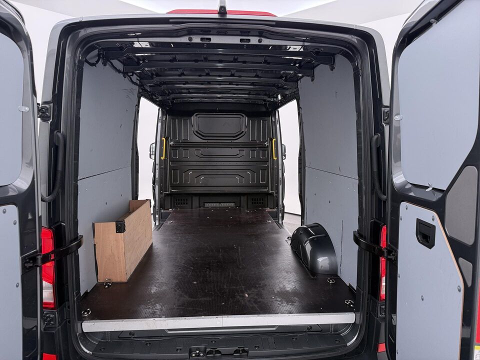 VW-Bedrijfswagens Crafter 35 2.0 TDI 177 PK Aut. 4 Motion L3H2 Exclusive