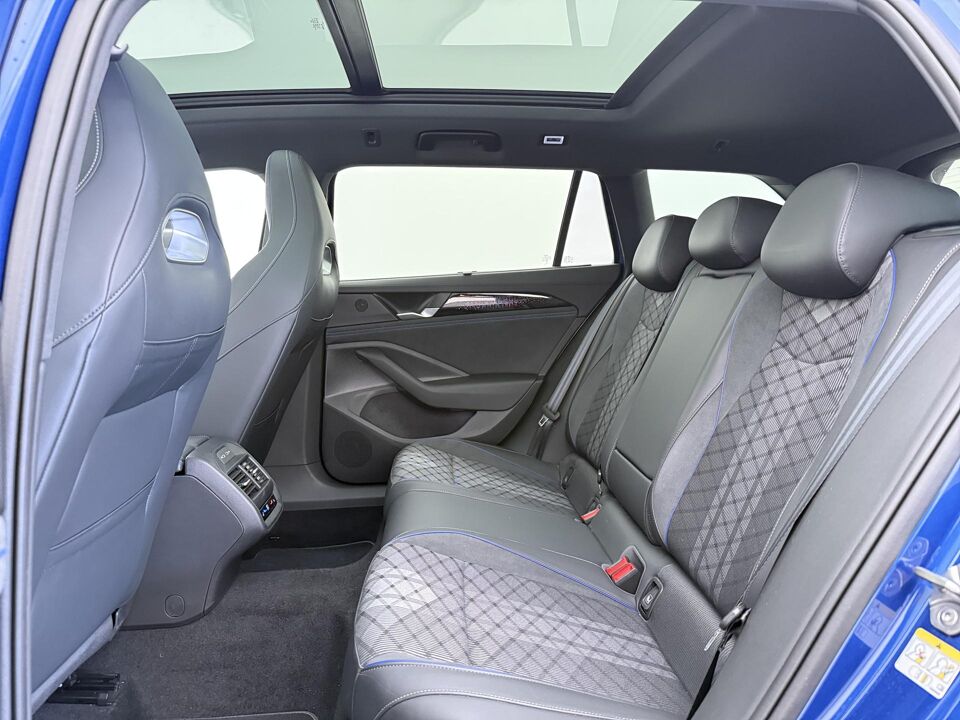 Volkswagen Passat Variant 1.5 eHybrid 272PK R-Line