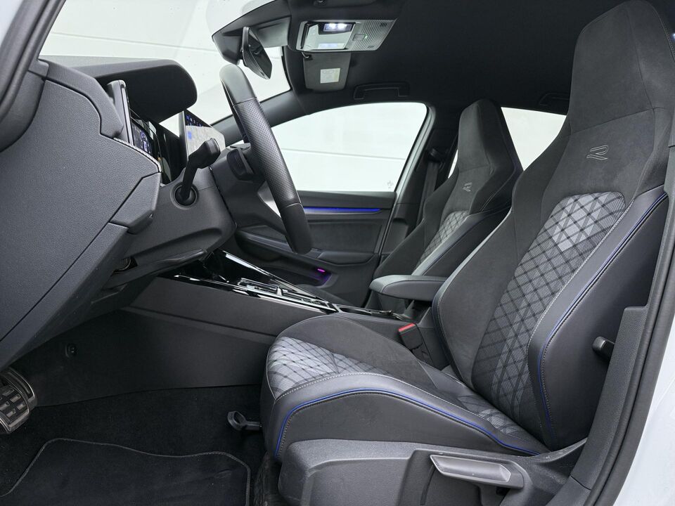 Volkswagen Golf 1.5 eTSI R-Line