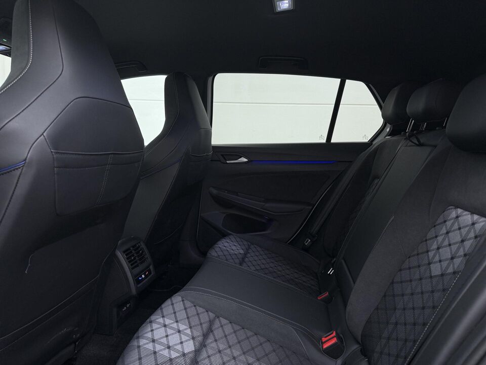 Volkswagen Golf 1.5 eTSI R-Line