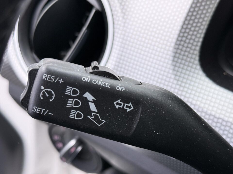 Volkswagen up! 1.0 BMT high up!