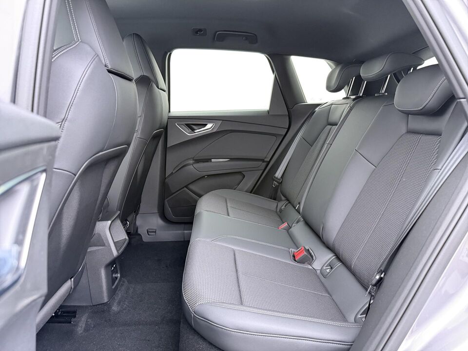 Audi Q4 Sportback e-tron S edition Competition 45 82 kWh 210 kW / 286 PK