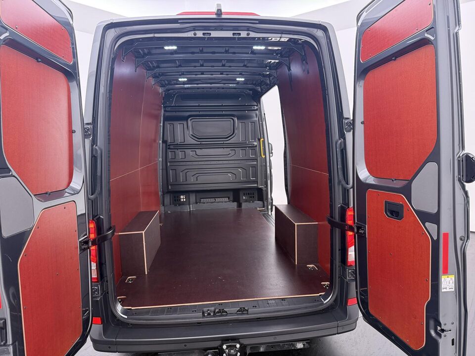 VW-Bedrijfswagens Crafter 30 2.0 TDI 140 PK Aut. L3H3 Highline