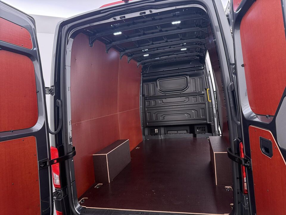 VW-Bedrijfswagens Crafter 30 2.0 TDI 140 PK Aut. L3H3 Highline