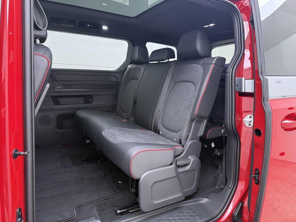 Volkswagen ID. Buzz GTX Limited Edition 250 kW / 340 pk 4MOTION 7p