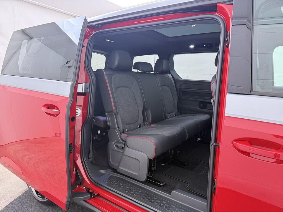 Volkswagen ID. Buzz GTX Limited Edition 250 kW / 340 pk 4MOTION 7p