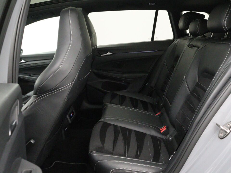 Volkswagen Golf Variant 1.5 eTSI R-Line Business+