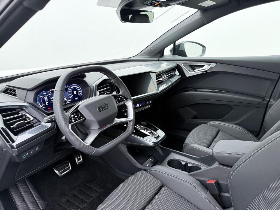 Audi Q4 e-tron S edition Competition 45 82 kWh 210 kW / 286 PK