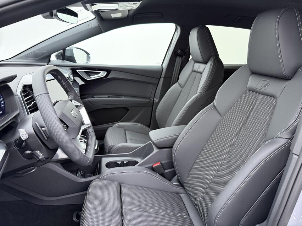Audi Q4 e-tron S edition Competition 45 82 kWh 210 kW / 286 PK